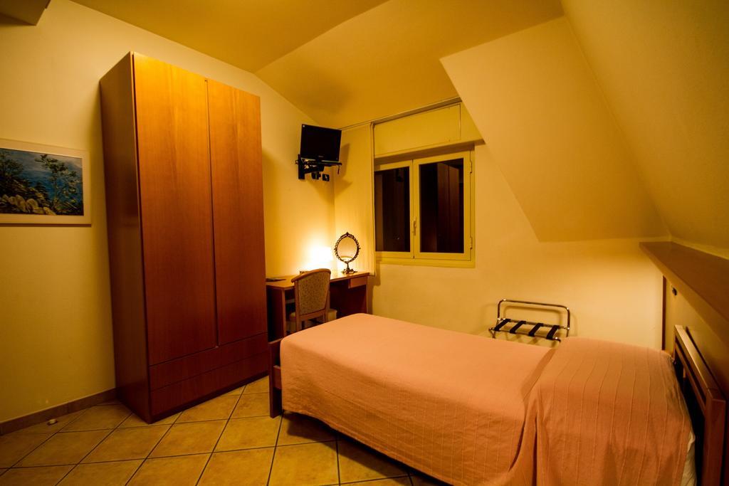 Albergo Lario Gera Lario Zimmer foto