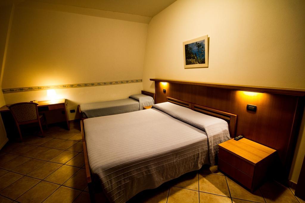 Albergo Lario Gera Lario Zimmer foto